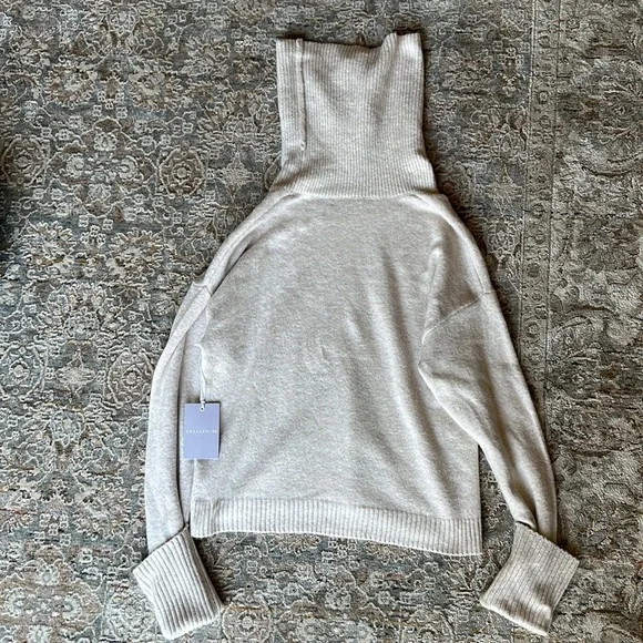 Chelsea28 Women’s Beige Oatmeal Light Heather Cowl Neck Pullover Sweater - Picture 5 of 12